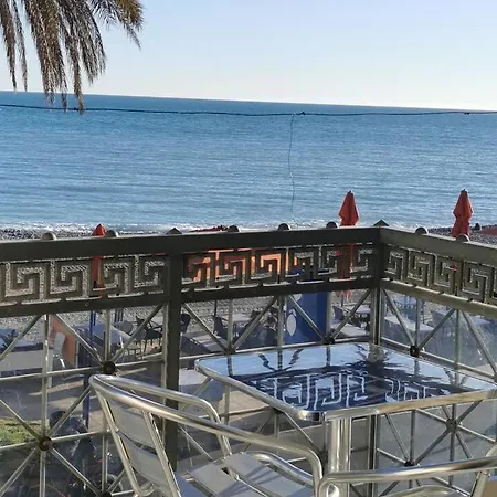 Апартаменти Azzurra Superbe 2p Et Vu *